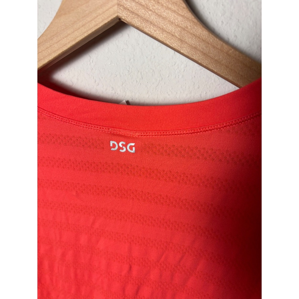 ☀️ DSG Womens XL Short Sleeve Performance T-Shirt Coral Red Mesh Texture - Picture 3 of 4